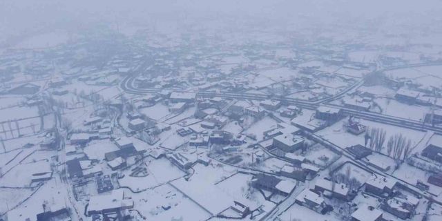Bitlis’te kar yağışı etkisini sürdürüyor