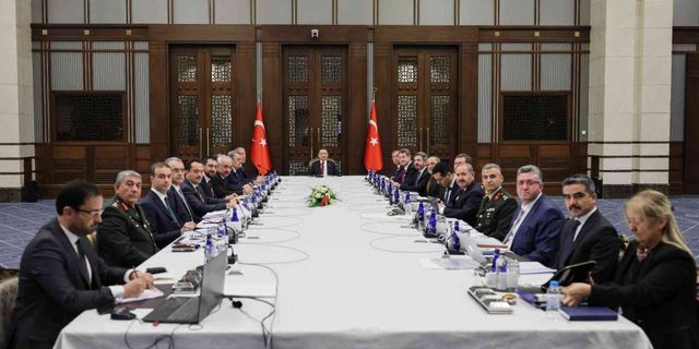 Cumhurbaşkanı Yardımcısı Oktay, MSB’nin düzenleme ihtiyaçlarına yönelik toplantıya başkanlık etti