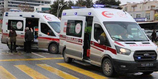 Edirne’de 3 otomobilin karıştığı kazada iki kişi yaralandı