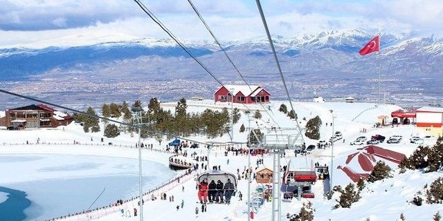 Ergan’da kayak için 2023 yılı fiyat tarifesi açıklandı