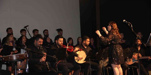 Kars’ta Türk Müziği Korosu dinletisi yoğun ilgi gördü