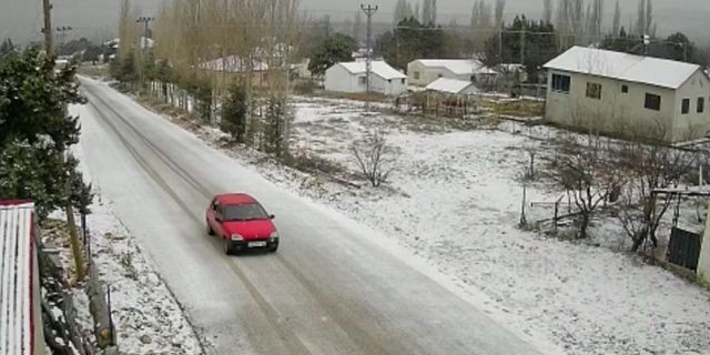 Kış yeni geldi, Mersin’de kar yağışı