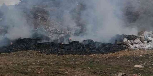 Ormanda yanan çöpler ekipleri harekete geçirdi