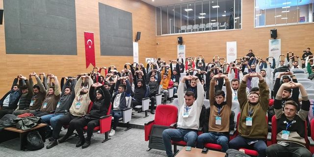 Rektör Türkmen 7. Tematik Kış Kampında "Yurt-Time Spor" projesini anlattı