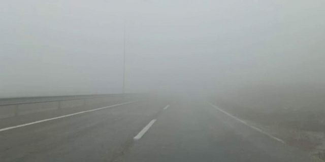 Siirt’te etkili olan sis görüş mesafesini düşürdü, sürücüler ilerlemekte zorlandı