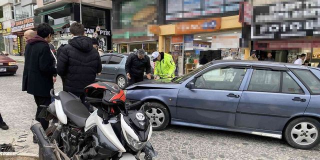 Sinop’ta otomobille çarpışan motosiklet sürücüsü yaralandı