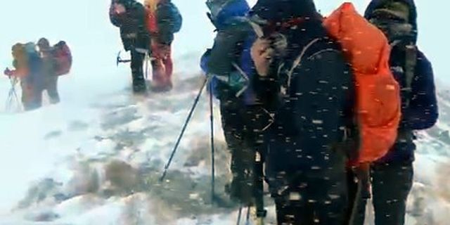 Süphan Dağı’na tırmanan dağcılar tipiye yakalandı
