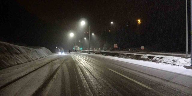 Zonguldak-Ankara Kara Yolu’nda kar yağışı etkili oldu