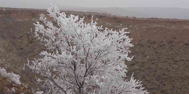 Kırıkkale’de mevsimin ilk karı yağdı