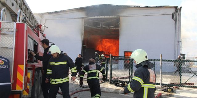 OSB’de çıkan yangına 65 itfaiye personeli müdahale etti