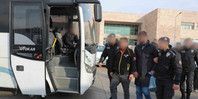 Antalya’da aranan 71 firari yakalandı