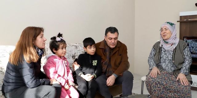 Başkan Demir, depremzede ailelerle bir araya geldi