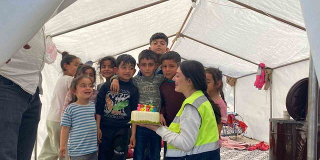 Depremzede Hasan ve Ahmet’e Osmaniye Belediyesinden doğum günü sürprizi