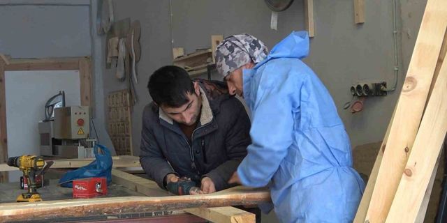 Gümüşhane’de üretilen ahşap prefabrik evler deprem bölgesine gönderilecek