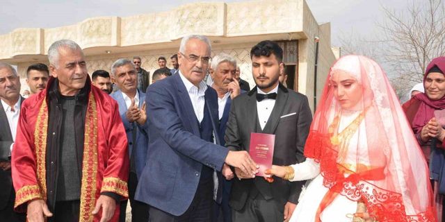 Mardin’de aşiret düğünü deprem nedeniyle eğlencesiz yapıldı