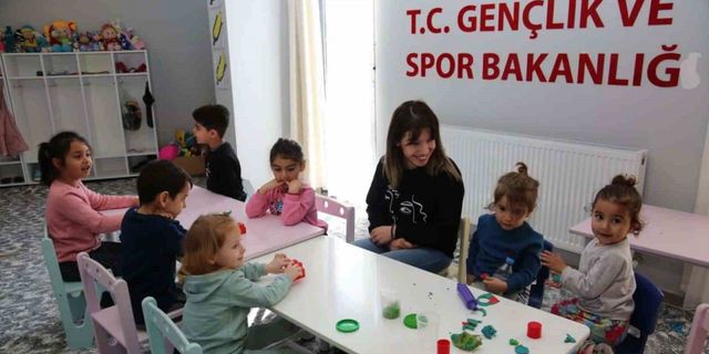 Tunceli’de depremzede öğrenciler için sınıf açıldı