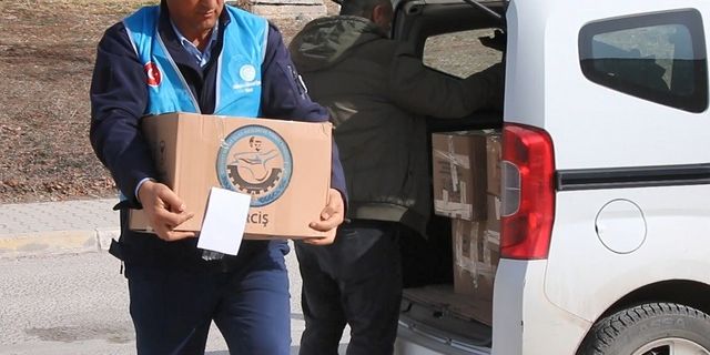 Erciş Belediyesinden depremzede ailelere gıda desteği