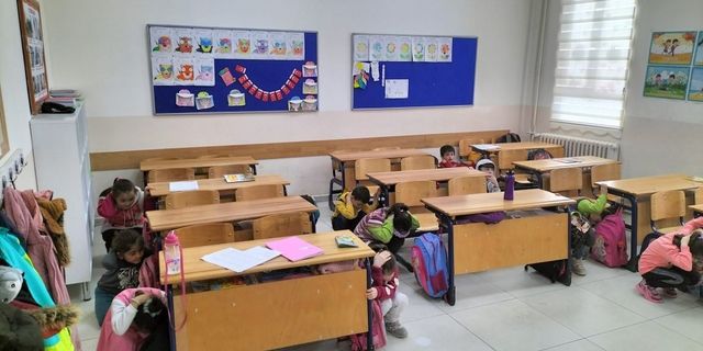 Hisarcık Cumhuriyet İlkokulu’nda deprem tatbikatı