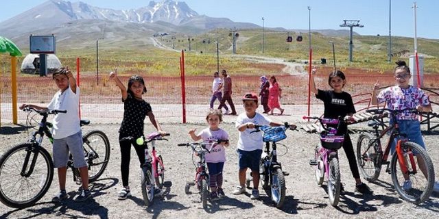 Kayseri Erciyes'te bisiklet ve aktivite parkı sezonu açıldı