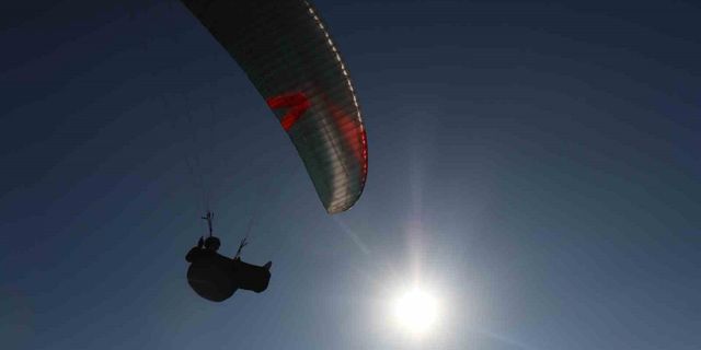 Yamaç paraşütçülerin gözde adresi Kırantepe’de sezon kapanıyor