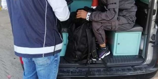 Isparta’da yakalanan 14 düzensiz göçmen sınır dışı edildi
