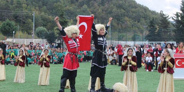 Türkeli’de Cumhuriyet’in 100. yılı coşkusu