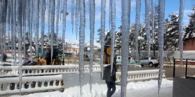 Bayburt’ta dondurucu soğuklar etkili oluyor