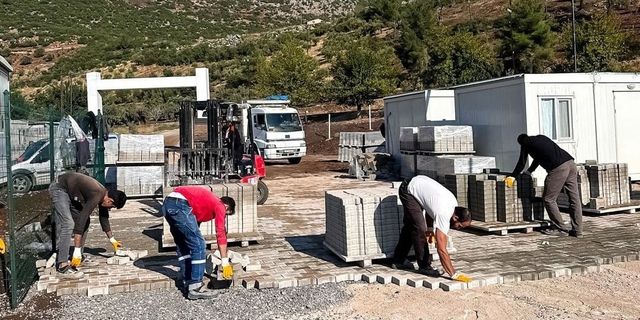 Hassa Belediyesinin konteyner kentte hizmetleri devam ediyor