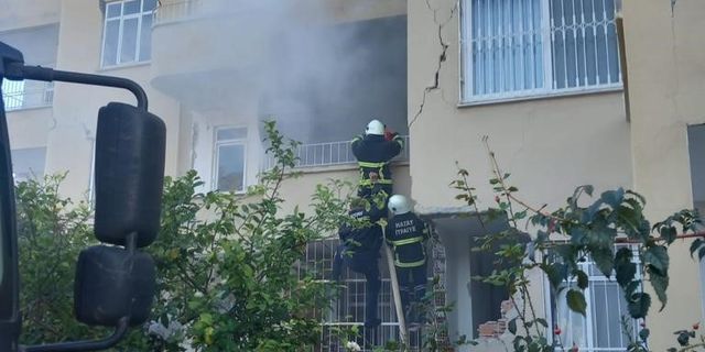Hatay’ın Belen ilçesinde bir evin balkonu yandı