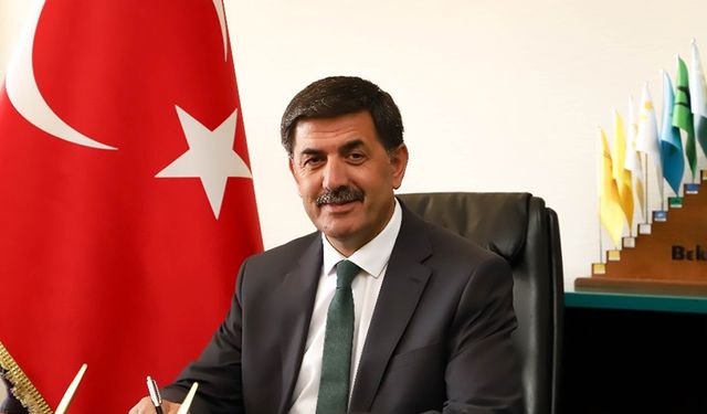 Erzincan Belediye Başkanı Bekir Aksun Türkiye Cumhuriyeti'nin 100. Yılını Kutladı