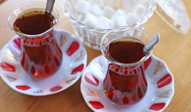 Erzincan'da Kahvehanelerde ve Çay Ocaklarında Çay Fiyatlarına Zam