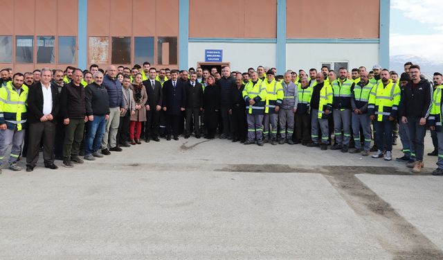 Erzincan Belediye Başkanı Bekir Aksun, istihdam hamlesiyle 1200 kişiye iş kapısı açtı