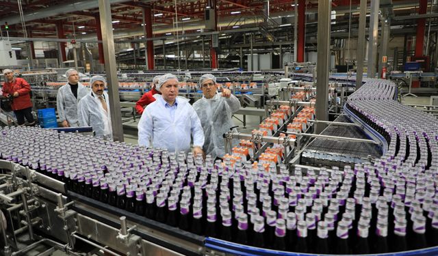 Erzincan Valisi Hamza Aydoğdu, Kızılay İçecek Fabrikası'nı ziyaret etti