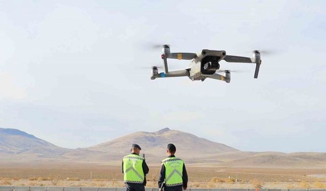 Karaman’da jandarmadan dron destekli trafik uygulaması