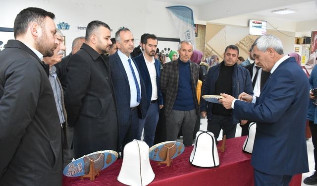 Karaman’da "Taş Devrinden Bugüne" resim sergisi açıldı