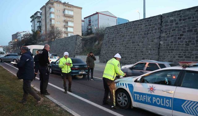 Nevşehir’de minibüs ile otomobil çarpıştı: 2 yaralı