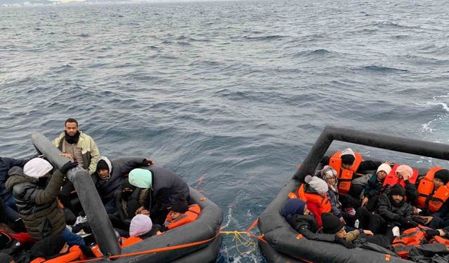 Ayvalık açıklarında 38 düzensiz göçmen kurtarıldı