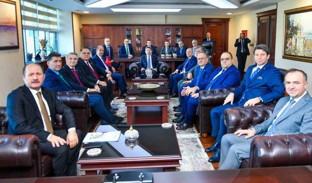 Bakan Tunç, İstanbul Anadolu Adalet Sarayı’nı ziyaret etti