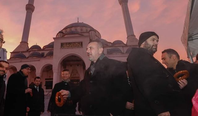 Başkan Ercan sabah namazında vatandaşlarla buluştu