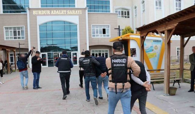 Burdur’da uyuşturucu operasyonunda 3 şahıs tutuklandı