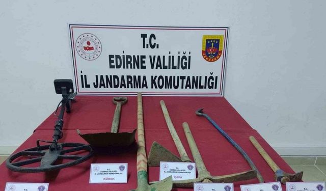 Edirne’de kaçak kazı yapan 4 şüpheli yakalandı