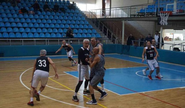 Edirne’de ’Uluslararası Veteran Basketbol Turnuvası’ başladı