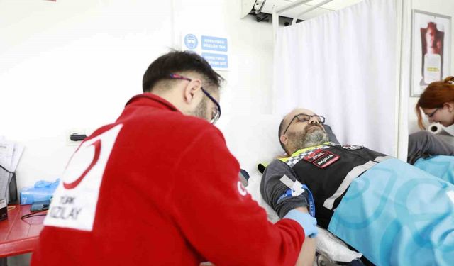 Kızılay’dan yeni kan bağışı kampanyası: "Birbirimize candan bağlıyız"