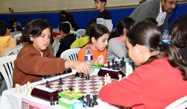 Osmaniye’de ’’Kurtuluş Kupası’’ satranç turnuvası başladı