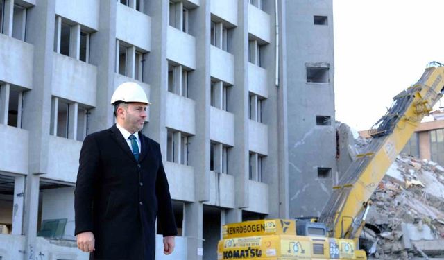 Tutuk, "Yalova Belediye binası kentsel dönüşüm için örnek olacak"