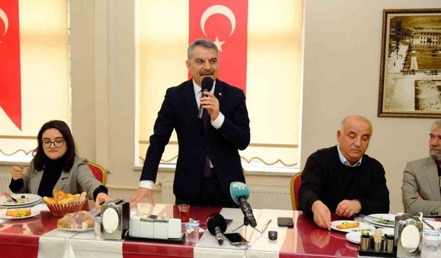 Vali Özkan, çalışan gazetecilerin gününü kutladı