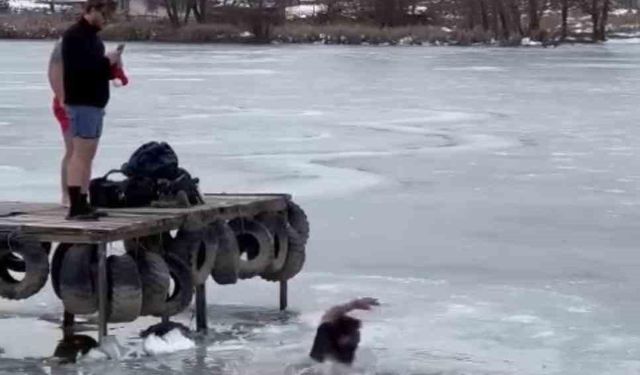 Buzlu gölette fotoğraf çektirirken, buz kırılınca kendini suda buldu