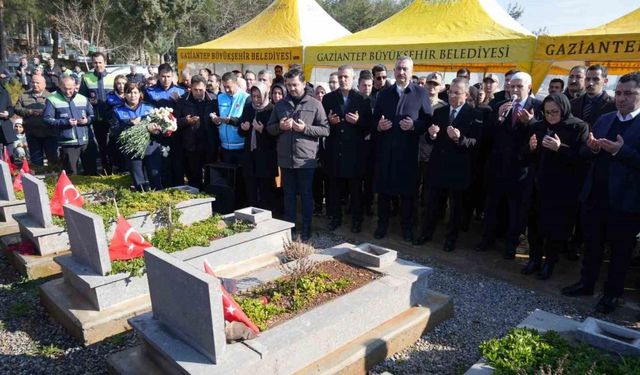 Gaziantep protokolü, deprem mezarlığında vatandaşları yalnız bırakmadı