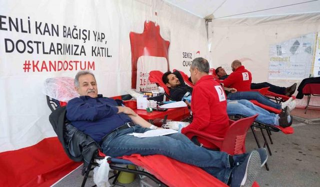 Toroslar Belediyesinden kan bağışı kampanyasına destek