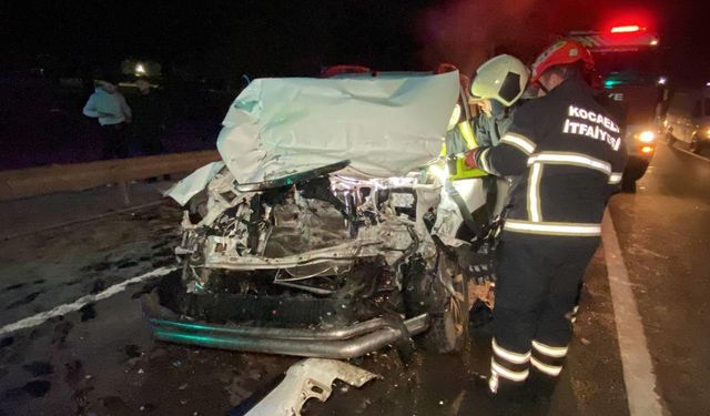 Trafik ışıklarında feci kaza: Otostopla bindiği pikap kamyona çarptı